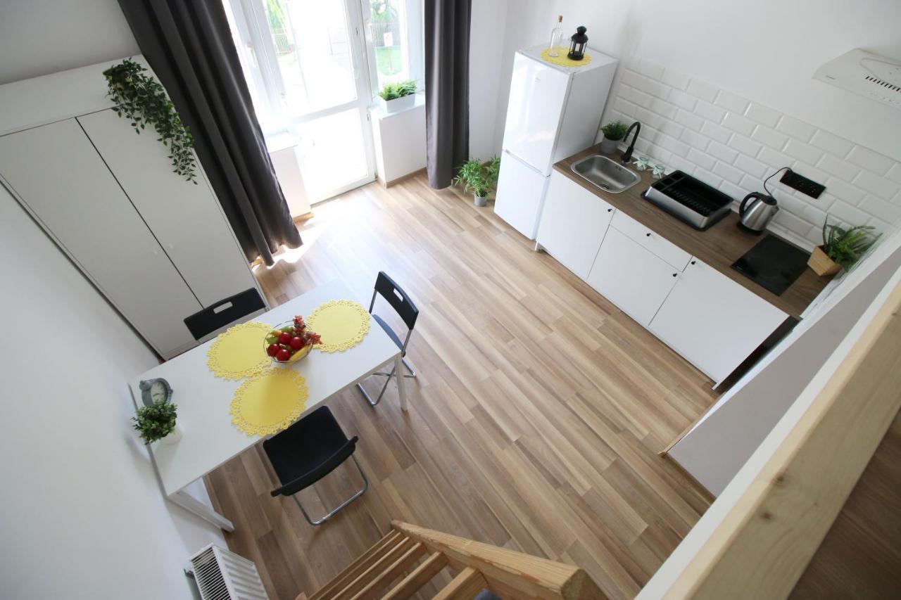 לודז' Sunny Studio In The City Center מראה חיצוני תמונה